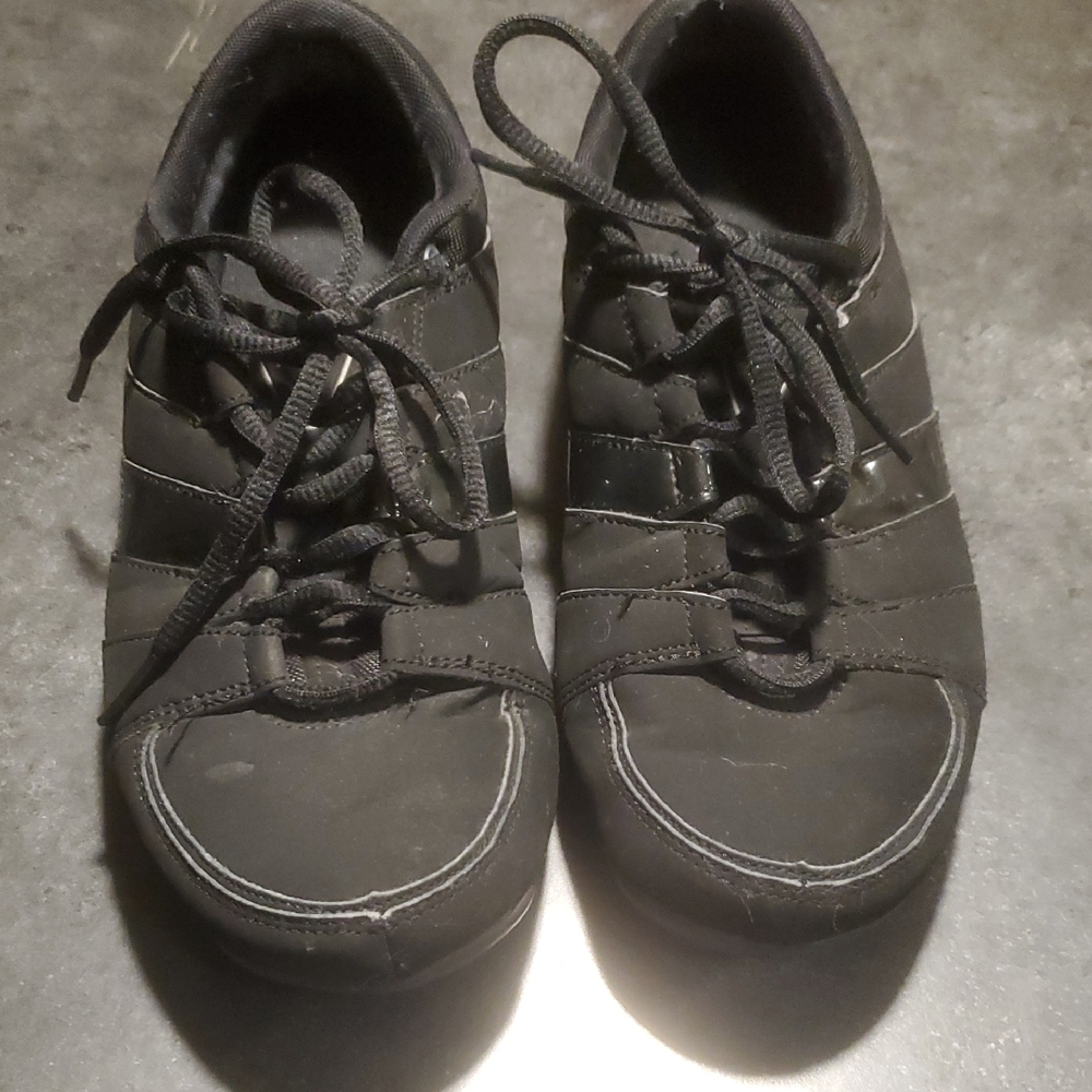 Nike Shox Women's Athletic Dance Shoes. Size 7.5. Made In 2008.